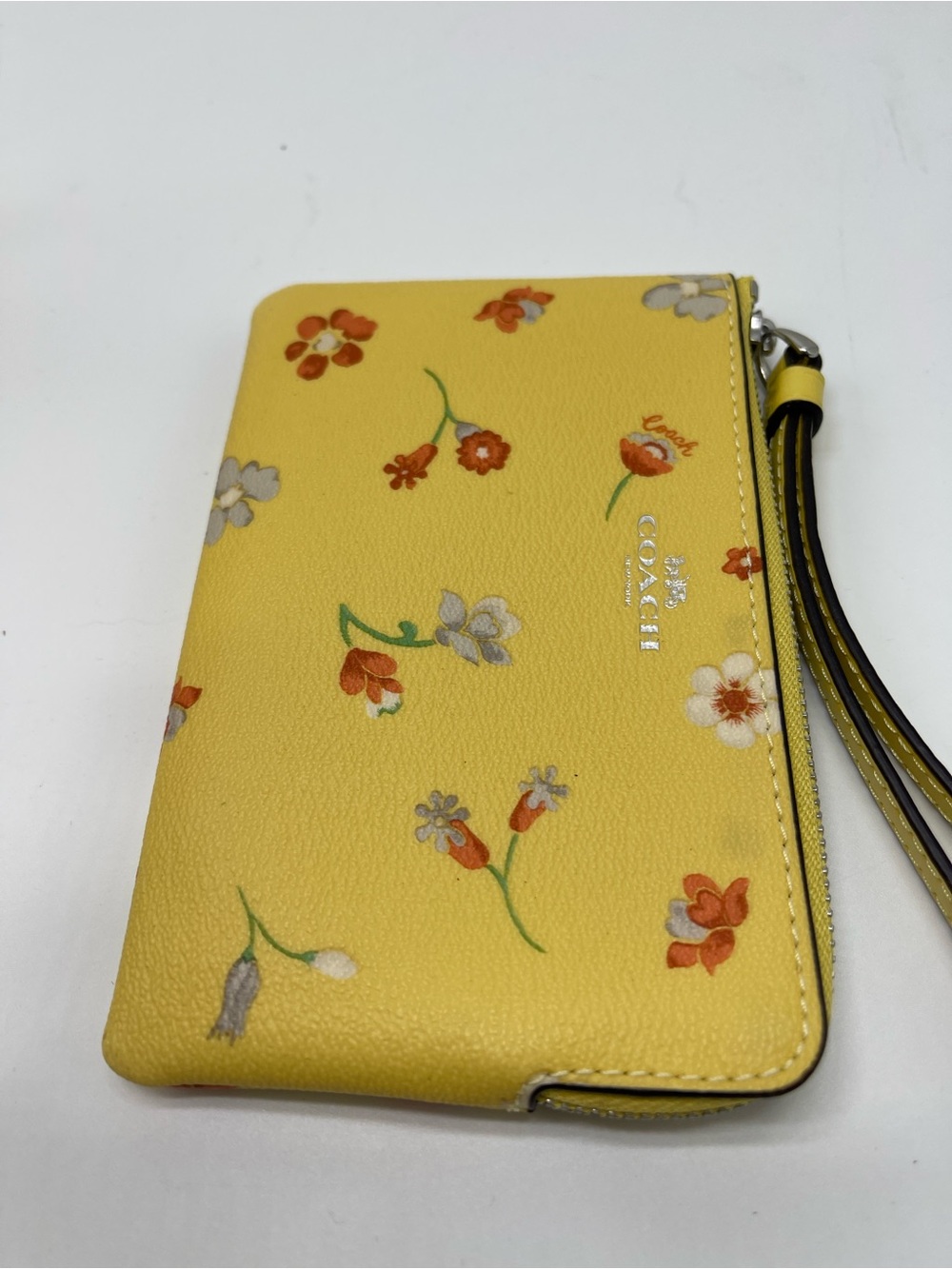 Coach Corner Zip Wristlet With Mystical Floral Print C8701
NWT - Picture 7 of 16